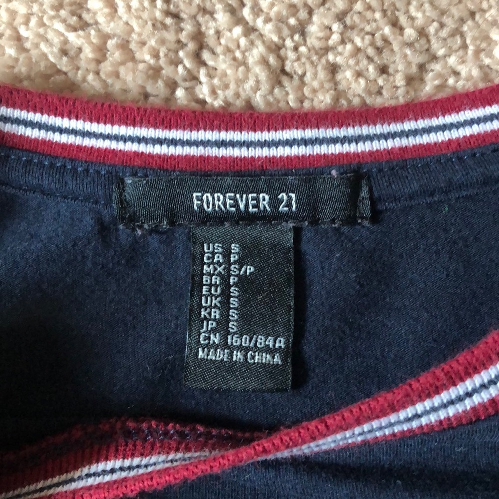 t-shirt - Picture 3 of 3